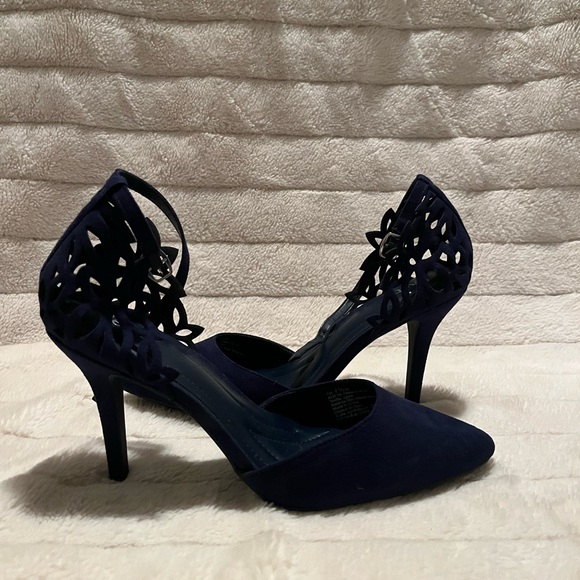 Blue Suede Heels - Size 7.5 - Picture 4 of 4